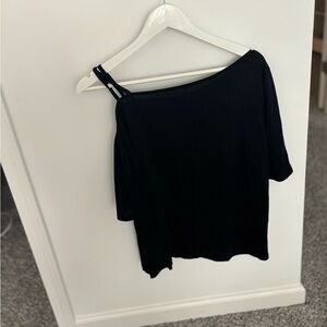 Black top size large